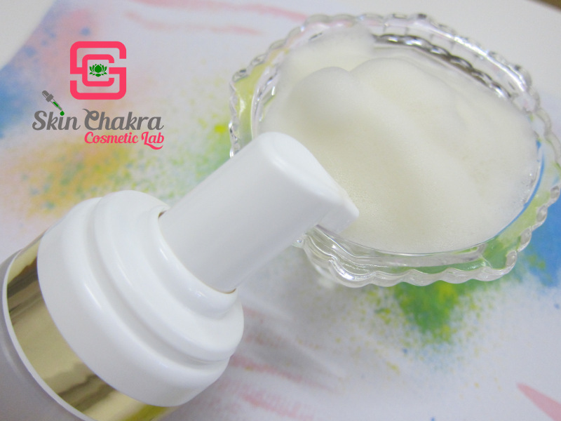 natural shaving foam with afluffy foam